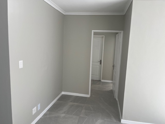 2 Bedroom Property for Sale in Plattekloof Glen Western Cape